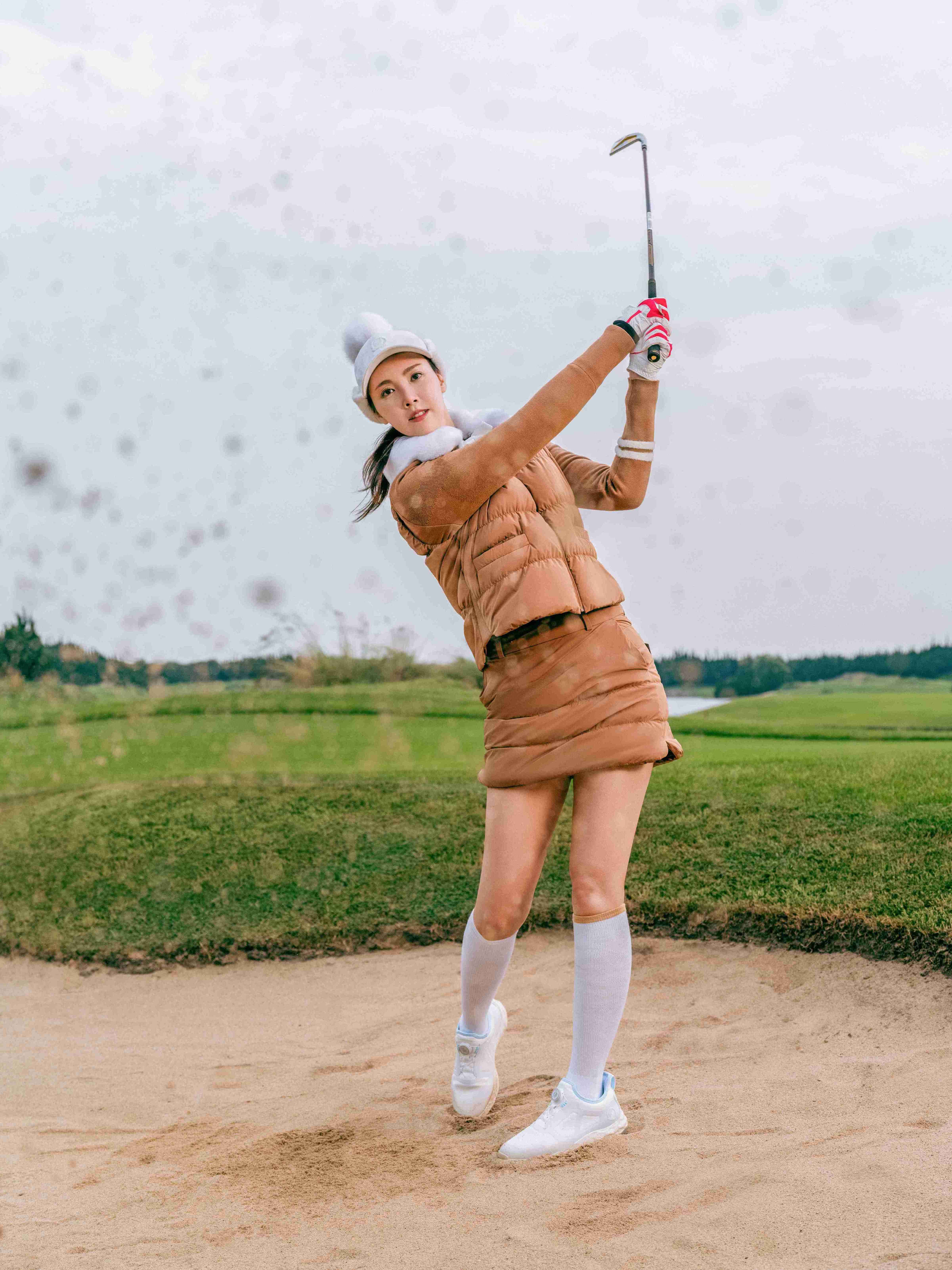 Honma Golf Women's Clothing and Apparel Collection